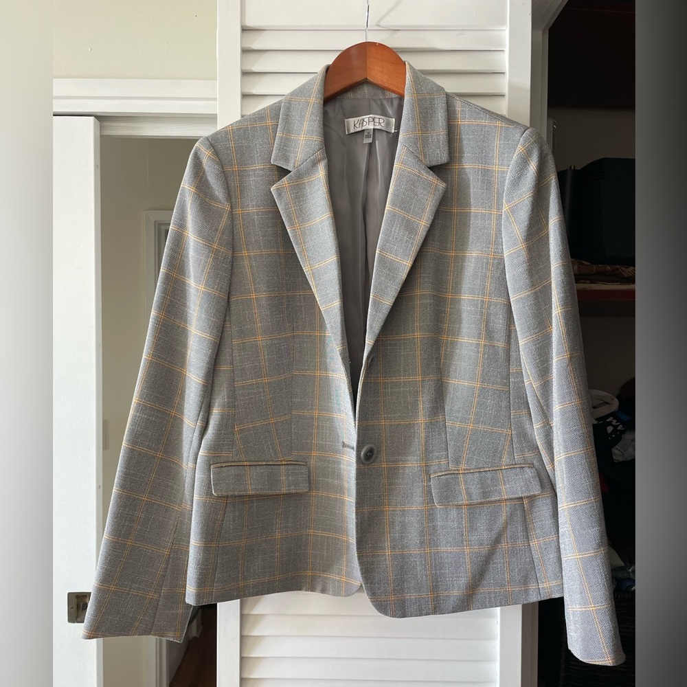 Women's plaid blazer (size 10)